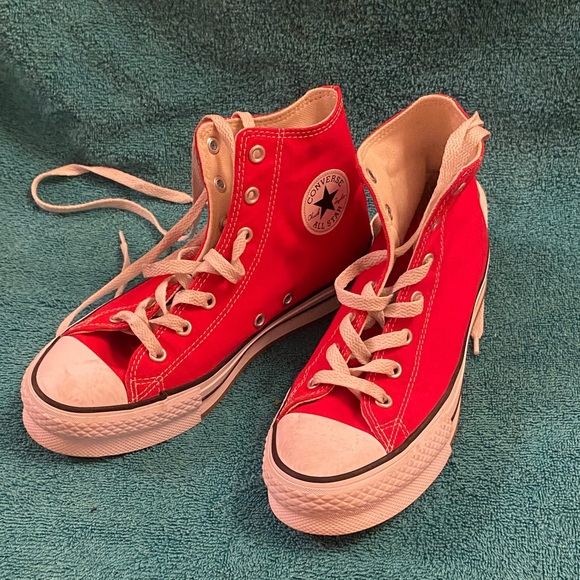 Converse Women's Vibrant Red High-Tops - Picture 1 of 9